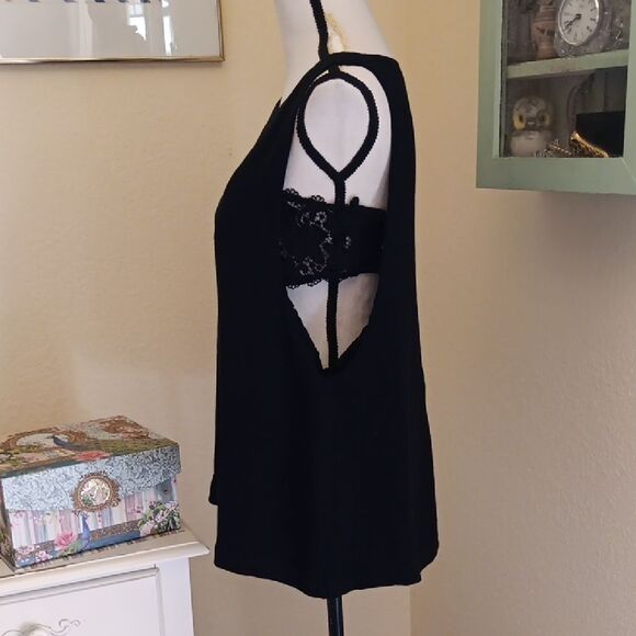 Club Monaco Black Sleeveless Top with Lace Bra for Underneath - Picture 3 of 13